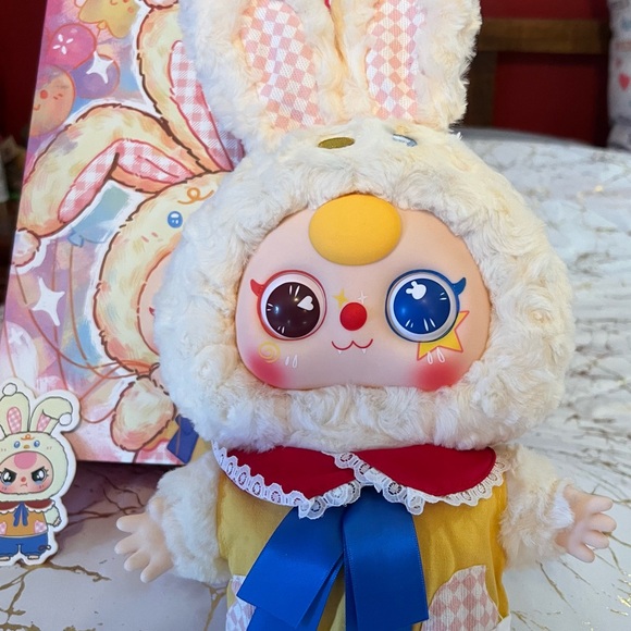 Baby Three 400% V2 Plush Cute Bunny - Picture 2 of 4